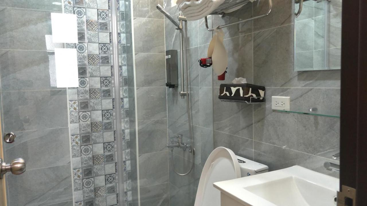Youngnn Hostel Lukang Bagian luar foto
